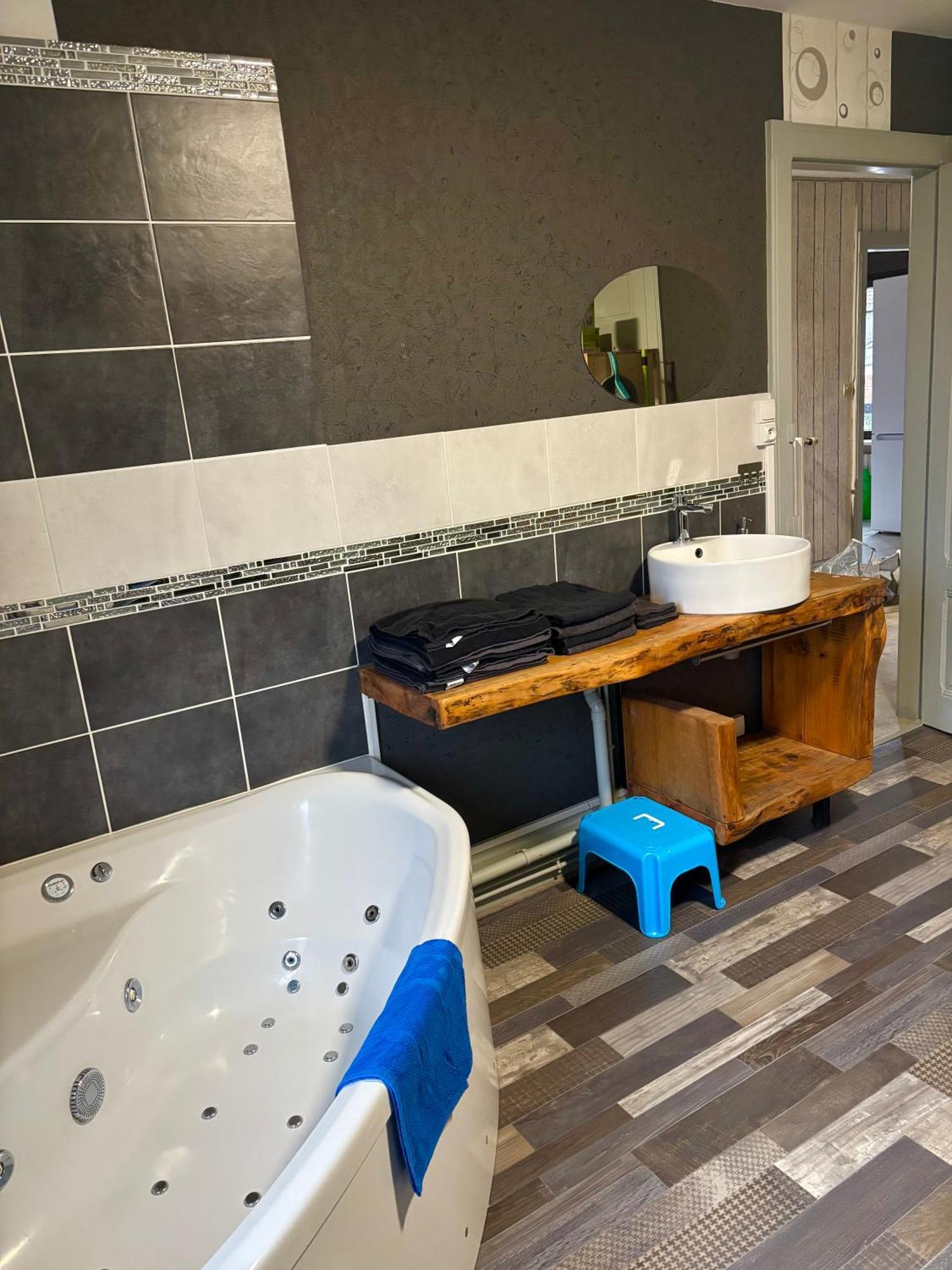 Gite 205 M2, 8Pers Piscine, Jacuzzi, Balneo Privatifs Vagney Zewnętrze zdjęcie